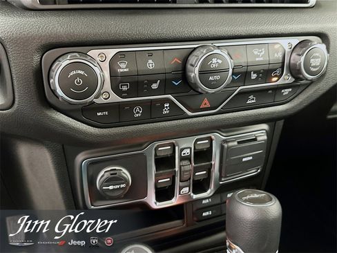 New 2025 Jeep Gladiator Sport image 38