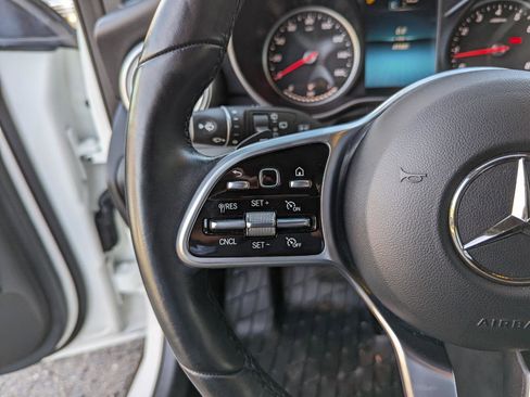 Used 2021 Mercedes-Benz GLC 300 4MATIC image 17