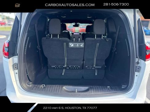 Used 2021 Chrysler Pacifica Touring w/ S Appearance Package FWD image 29