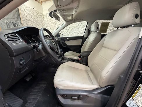 Used 2020 Volkswagen Tiguan SE image 20