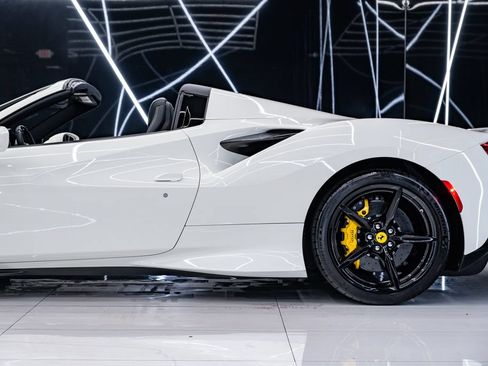 Used 2022 Ferrari F8 Tributo RWD image 12