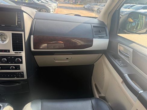 Used 2010 Chrysler Town & Country Touring Plus image 28