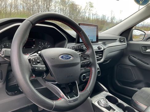 Used 2022 Ford Escape SEL w/ SEL Stealth AWD Package image 18