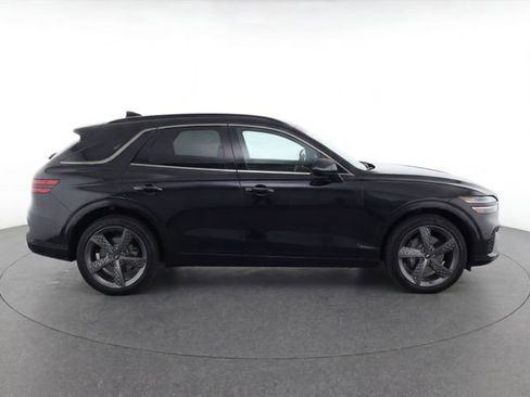 Used 2022 Genesis GV70 3.5T Sport w/ Sport Prestige Package AWD/4WD image 8