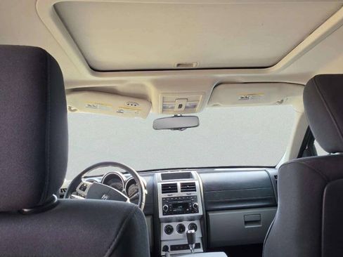 Used 2008 Dodge Nitro SLT w/ Sun & Wheels Group AWD/4WD image 9