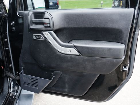 Used 2012 Jeep Wrangler Sahara w/ Dual Top Group image 14