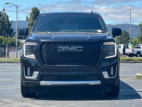 Used 2023 GMC Yukon XL Denali w/ Denali Reserve Package AWD/4WD image 9