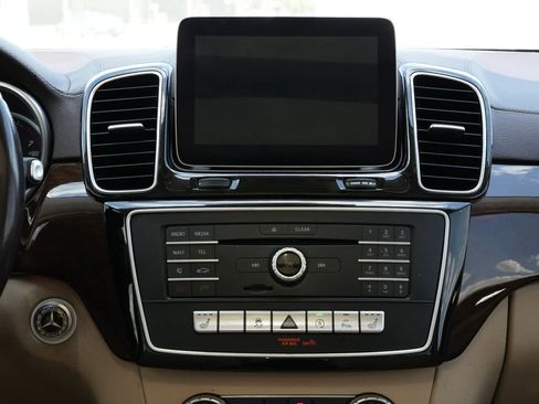 Used 2017 Mercedes-Benz GLS 450 4MATIC image 13