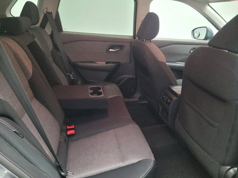 Used 2021 Nissan Rogue SV image 19