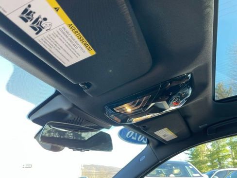 Certified 2026 BMW 740i xDrive w/ Premium Package image 23