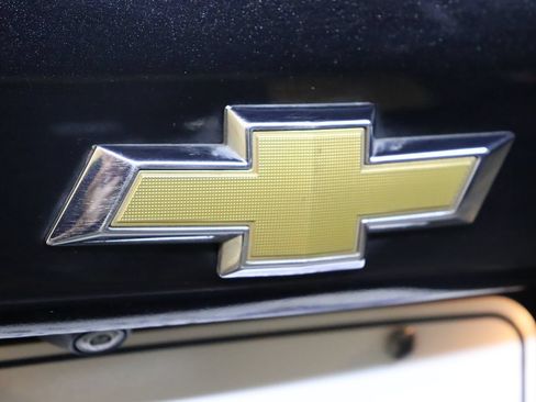 Used 2020 Chevrolet Equinox LT FWD image 23