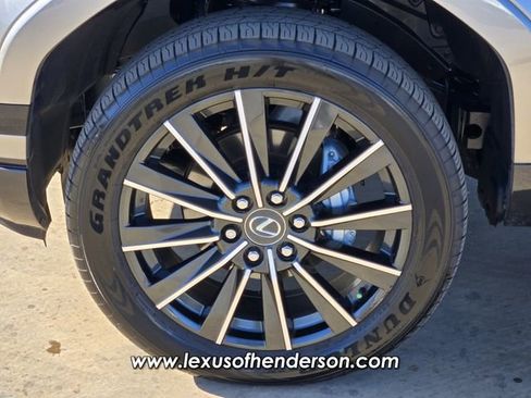 Used 2026 Lexus GX 550 w/ Accessory Package (2T) image 9