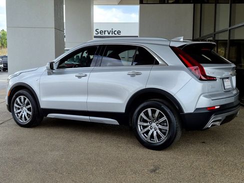 Used 2021 Cadillac XT4 Premium Luxury w/ Cold Weather Package FWD image 3