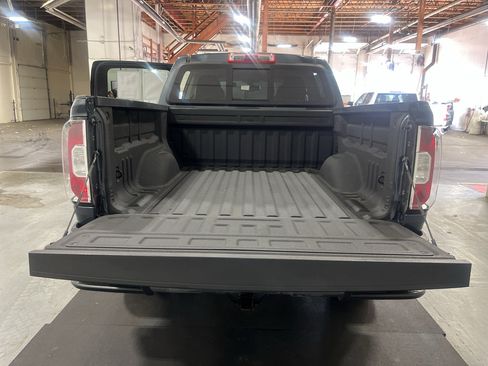 Used 2020 GMC Canyon SLE w/ Elevation Edition AWD/4WD image 25