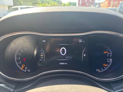 Used 2019 Jeep Grand Cherokee Altitude AWD/4WD image 17