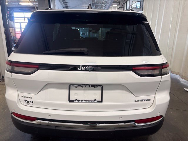 Used 2024 Jeep Grand Cherokee Limited w/ Trailer Tow Package AWD/4WD image 5
