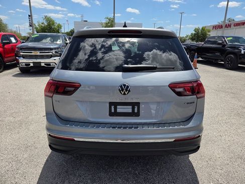 Used 2022 Volkswagen Tiguan SE AWD/4WD image 11