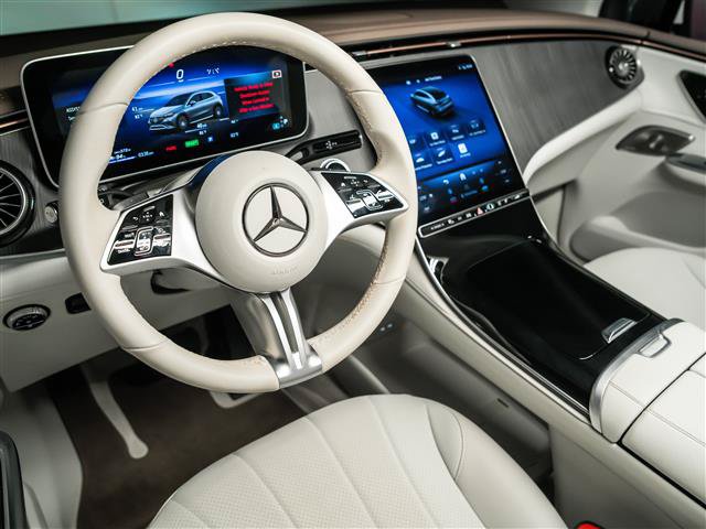 Used 2025 Mercedes-Benz EQE 350+ SUV image 4