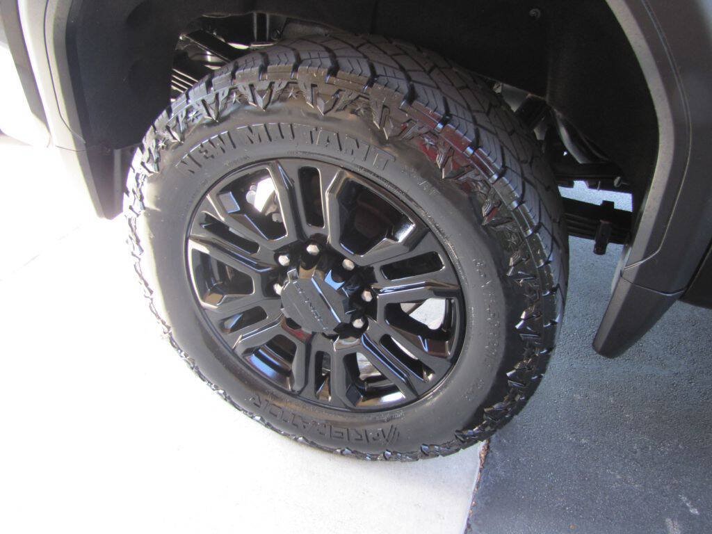 Used 2023 GMC Sierra 3500 Denali w/ Denali Black Diamond Edition AWD/4WD image 27