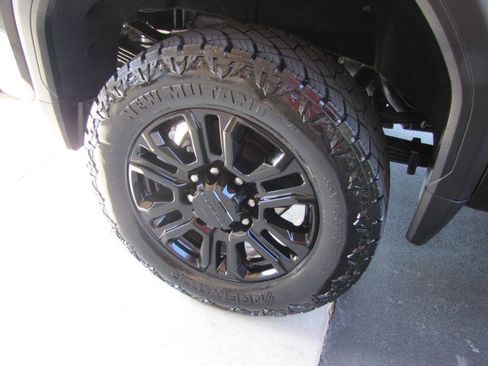 Used 2023 GMC Sierra 3500 Denali w/ Denali Black Diamond Edition AWD/4WD image 27