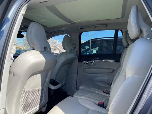 Used 2019 Volvo XC90 T6 Momentum w/ Advanced Package image 4