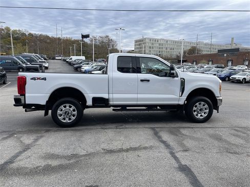 Used 2023 Ford F250 XLT w/ Snow Plow Prep Package image 7