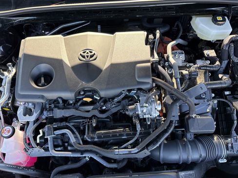 Used 2025 Toyota Camry LE w/ Convenience Package image 32