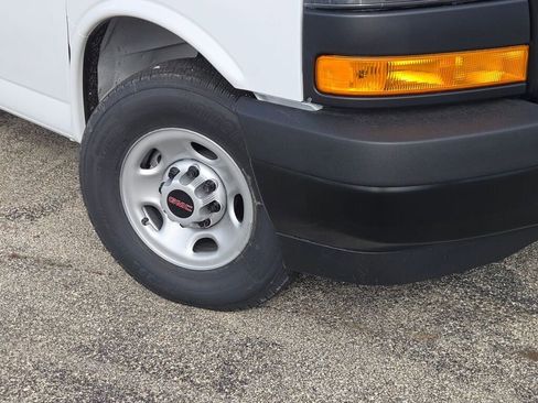 New 2026 GMC Savana 2500 image 3
