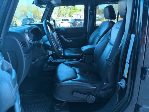 Used 2013 Jeep Wrangler Unlimited Rubicon w/ Connectivity Group image 14