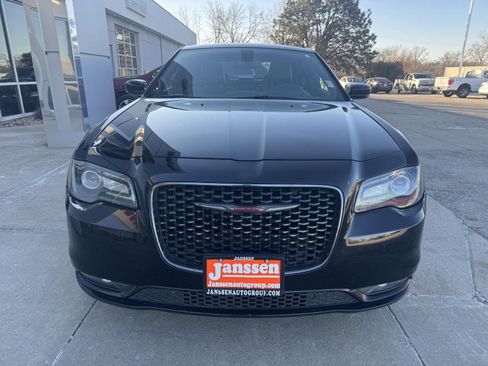 Used 2023 Chrysler 300 S image 4