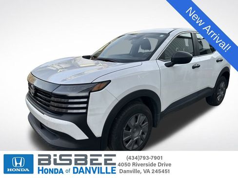 Used 2025 Nissan Kicks S w/ Charging Package image 1