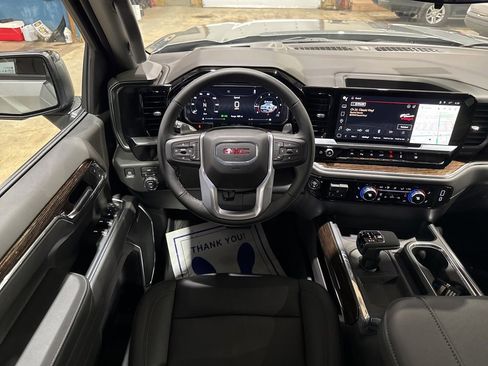 New 2026 GMC Sierra 1500 Elevation image 29
