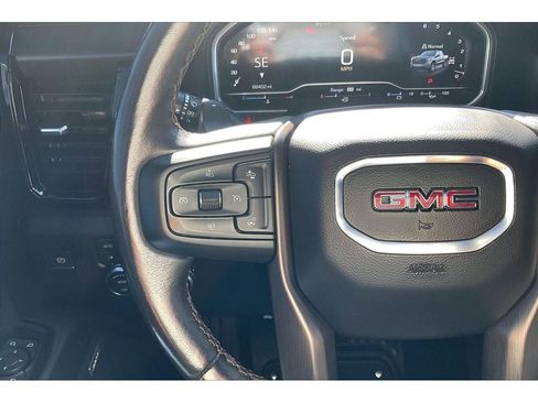 Used 2022 GMC Sierra 1500 AT4 w/ Technology Package AWD/4WD image 19