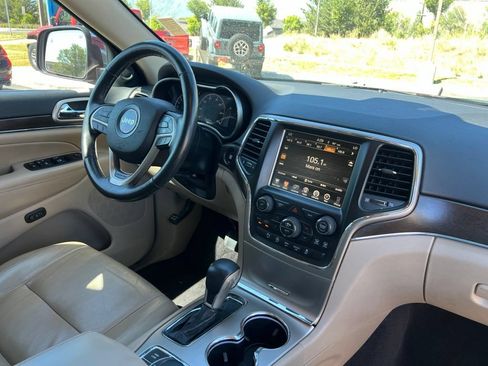 Used 2017 Jeep Grand Cherokee Limited AWD/4WD image 18