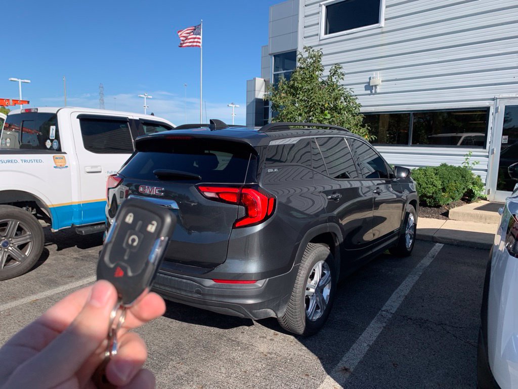 Used 2019 GMC Terrain SLE w/ Driver Convenience Package FWD image 3