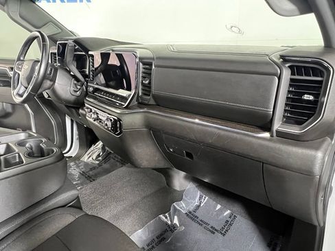 Used 2024 Chevrolet Silverado 2500 LT AWD/4WD image 11
