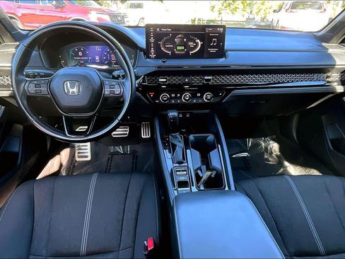 Used 2025 Honda Accord Sport image 15