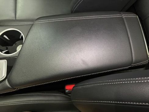 Used 2025 Genesis G70 2.5T image 22