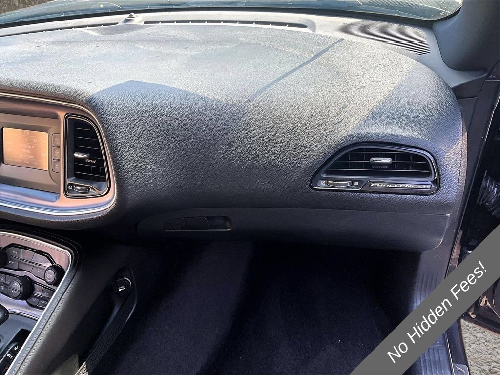 Used 2017 Dodge Challenger R/T RWD image 13