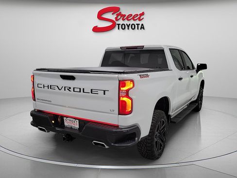 Used 2024 Chevrolet Silverado 1500 LT Trail Boss w/ Convenience Package II image 4