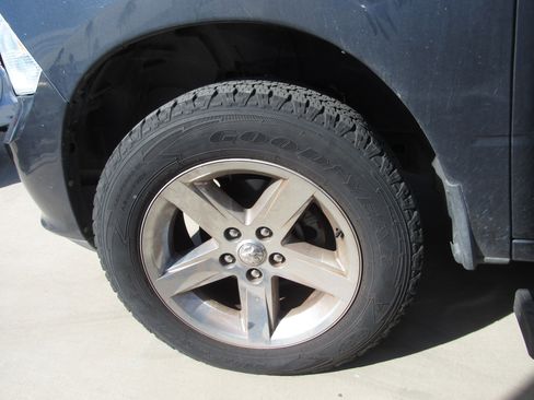 Used 2017 RAM 1500 Express w/ Express Value Package image 5