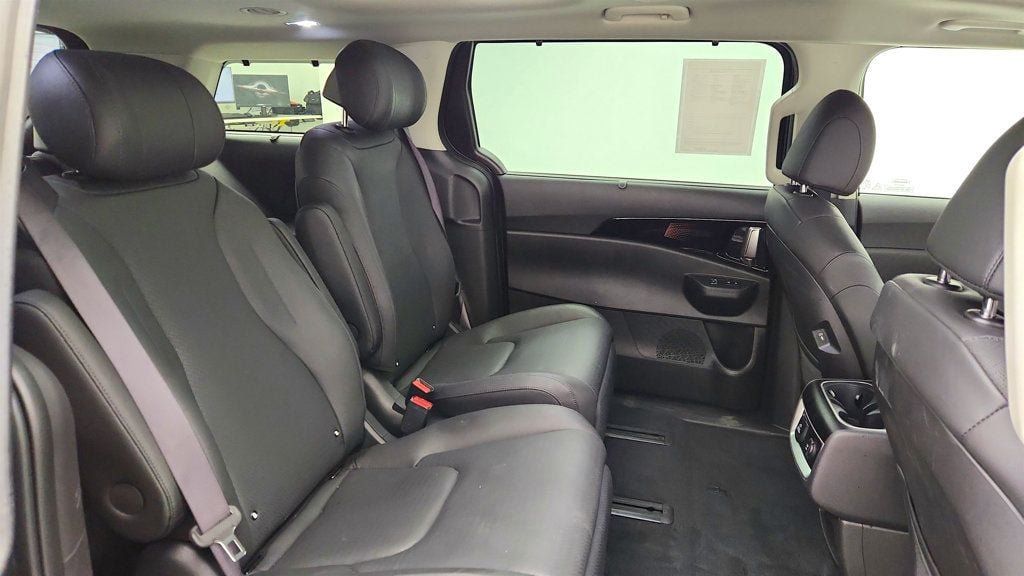 Used 2025 Kia Carnival SX Prestige FWD image 25