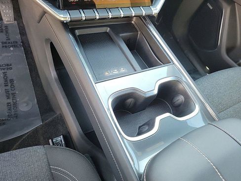 Used 2025 GMC Acadia Elevation image 28