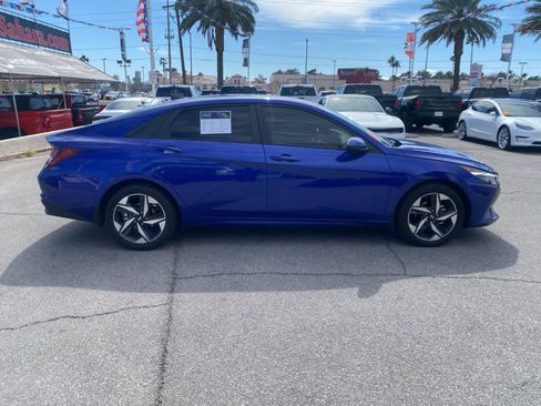 Used 2023 Hyundai Elantra SEL w/ Convenience Package image 4
