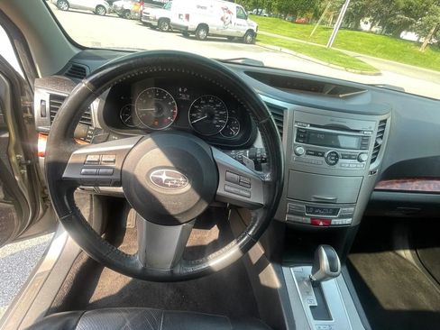 Used 2011 Subaru Outback 2.5i Limited w/ PWR Moonroof Pkg AWD/4WD image 36