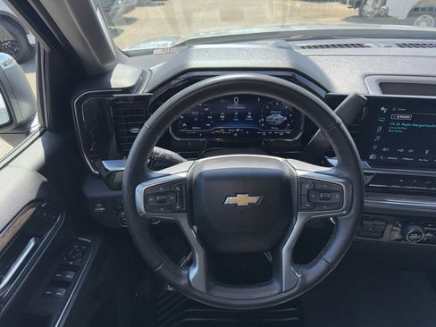 Used 2023 Chevrolet Silverado 1500 LT AWD/4WD image 14