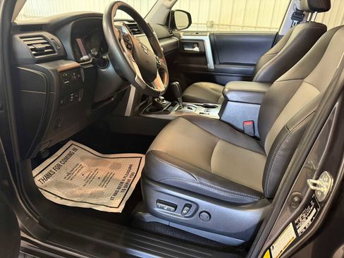 Certified 2022 Toyota 4Runner SR5 Premium w/ Moonroof Package AWD/4WD image 19