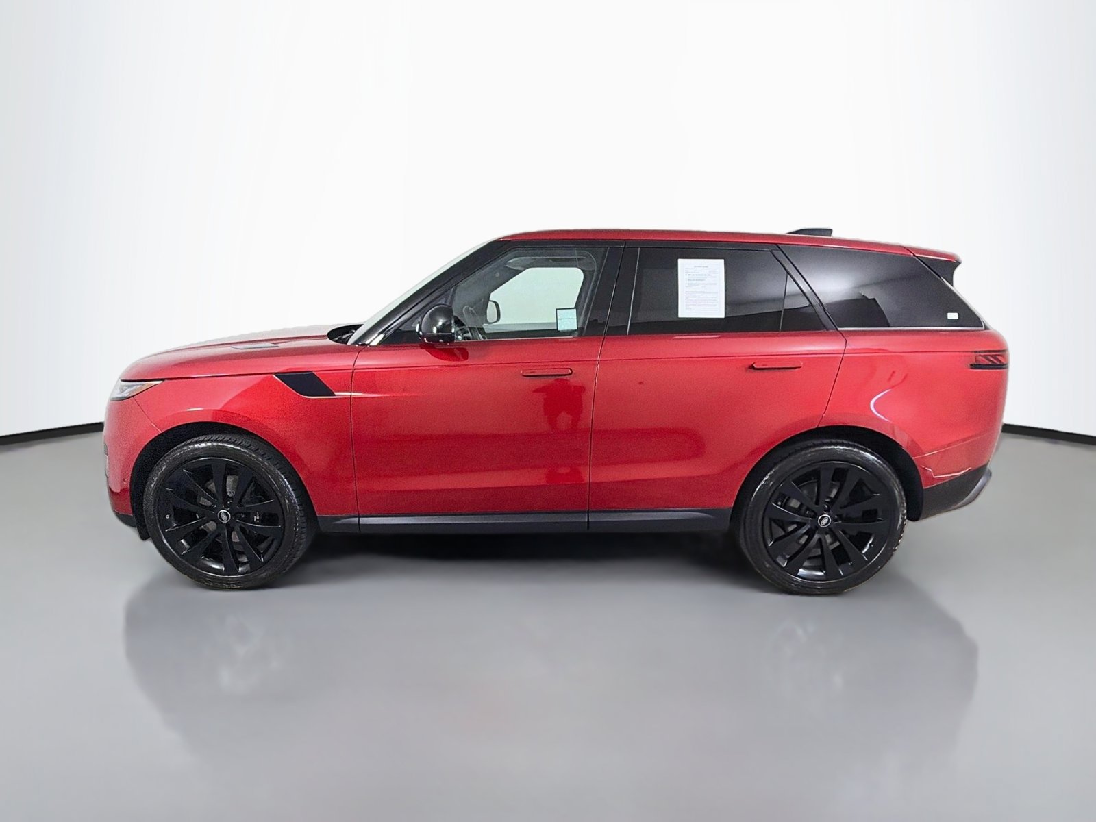 Used 2023 Land Rover Range Rover Sport SE AWD/4WD image 2