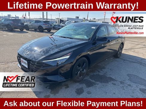 Used 2022 Hyundai Elantra SEL FWD image 4
