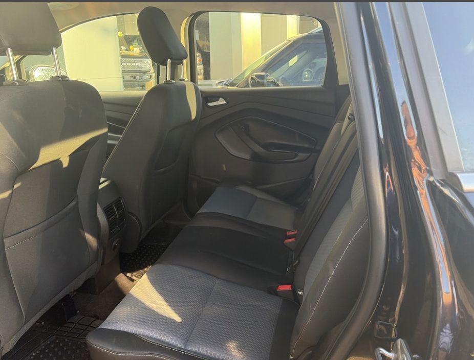 Used 2019 Ford Escape SE FWD image 5